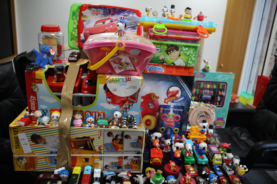 我基金會向國際十字路會捐贈9箱玩具.JPG