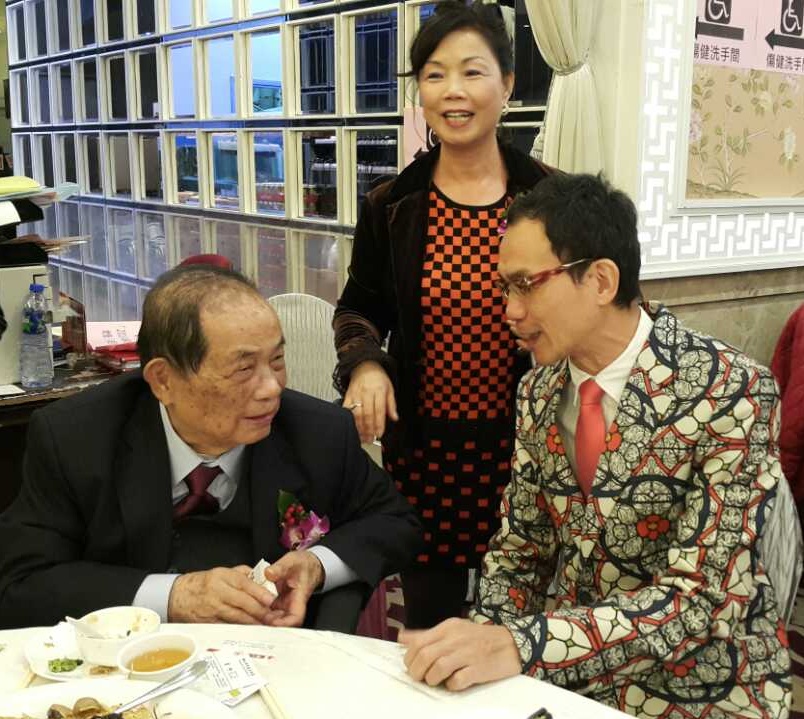 我基金會主席Mr. Mango Wong（右）與竹林明堂主席蘇東林（左）、副主席潘小燕（中間）交談.JPG